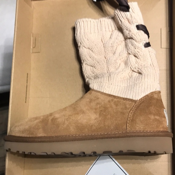 New with tags authentic  kiandra Ugg boots - Picture 1 of 3